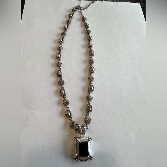 Silver Tone Necklace w/ Black Onyx Stone Pendant. - Picture 2 of 2